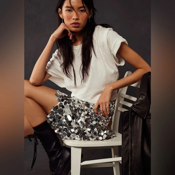 FREE PEOPLE -Can't Get Enough Mini Sequin Skirt - Silver size 0 - Picture 2 of 14
